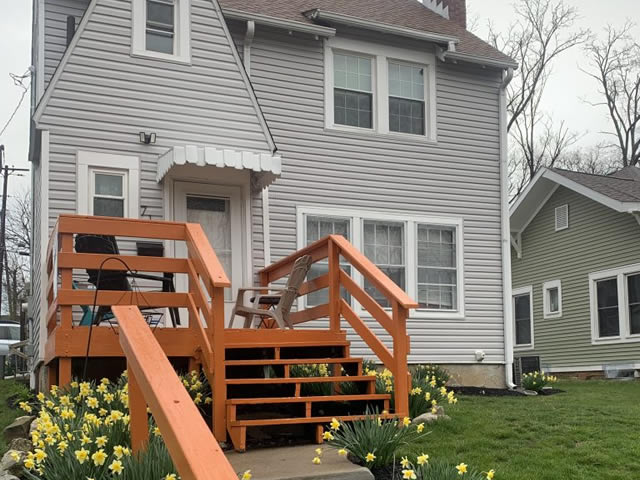 715 E Hunter